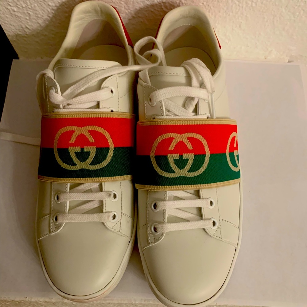 Size 40 Gucci Sneakers. Worn Only once.